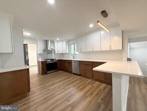 7 Orchid Ln in Cherry Hill Township, NJ - Building Photo - Building Photo