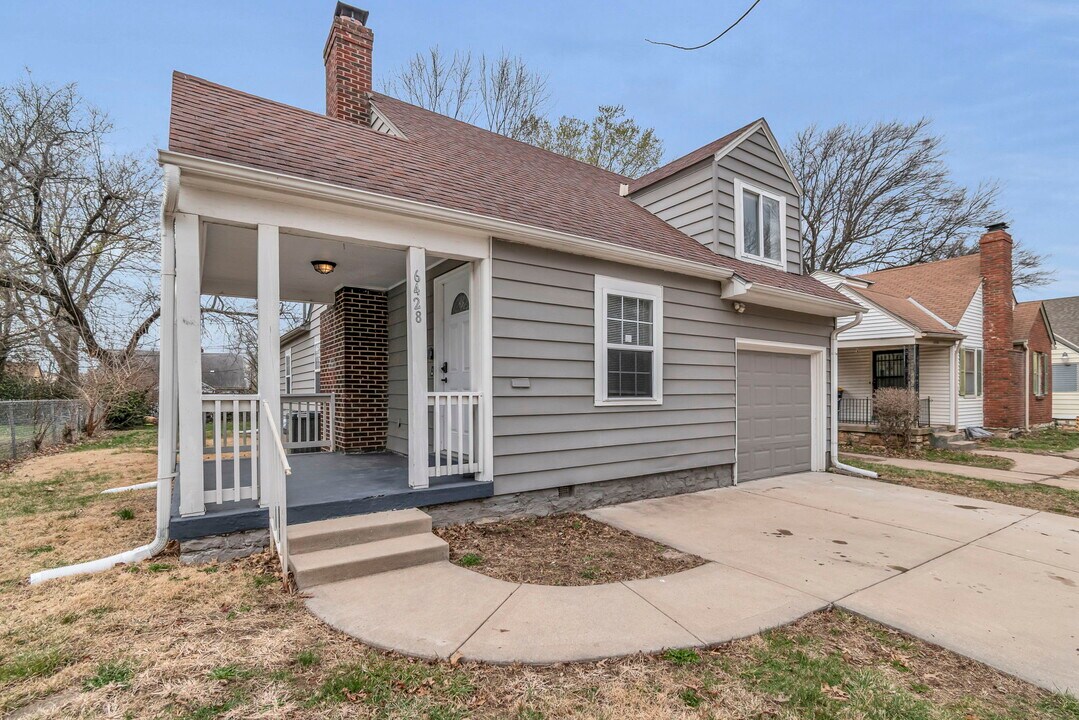 6428 Agnes Ave in Kansas City, MO - Foto de edificio