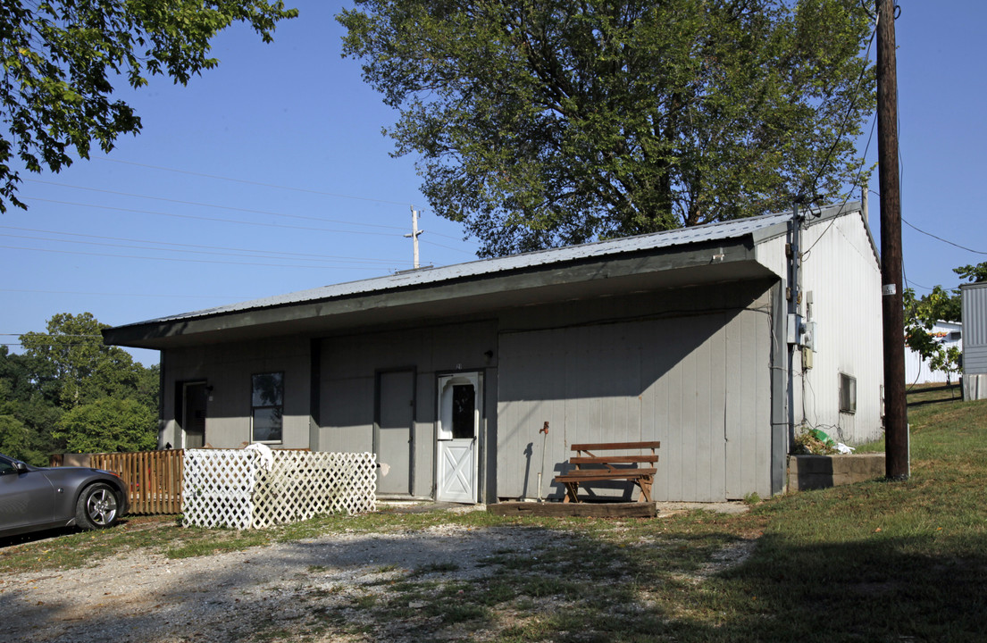 410 N Lincoln Dr in Troy, MO - Foto de edificio