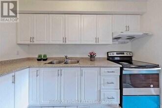 120 Woody Vine Way in Toronto, ON - Building Photo - Building Photo