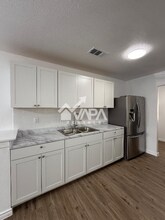 9846 Alisa Brooke in San Antonio, TX - Foto de edificio - Building Photo