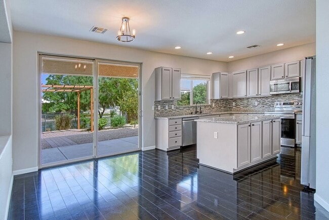 property at 938 E Indian Wells Pl