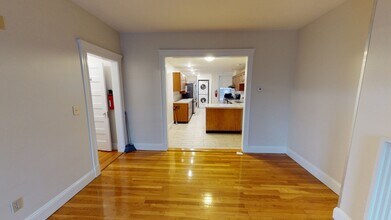 1906 Beacon St in Brookline, MA - Building Photo - Building Photo