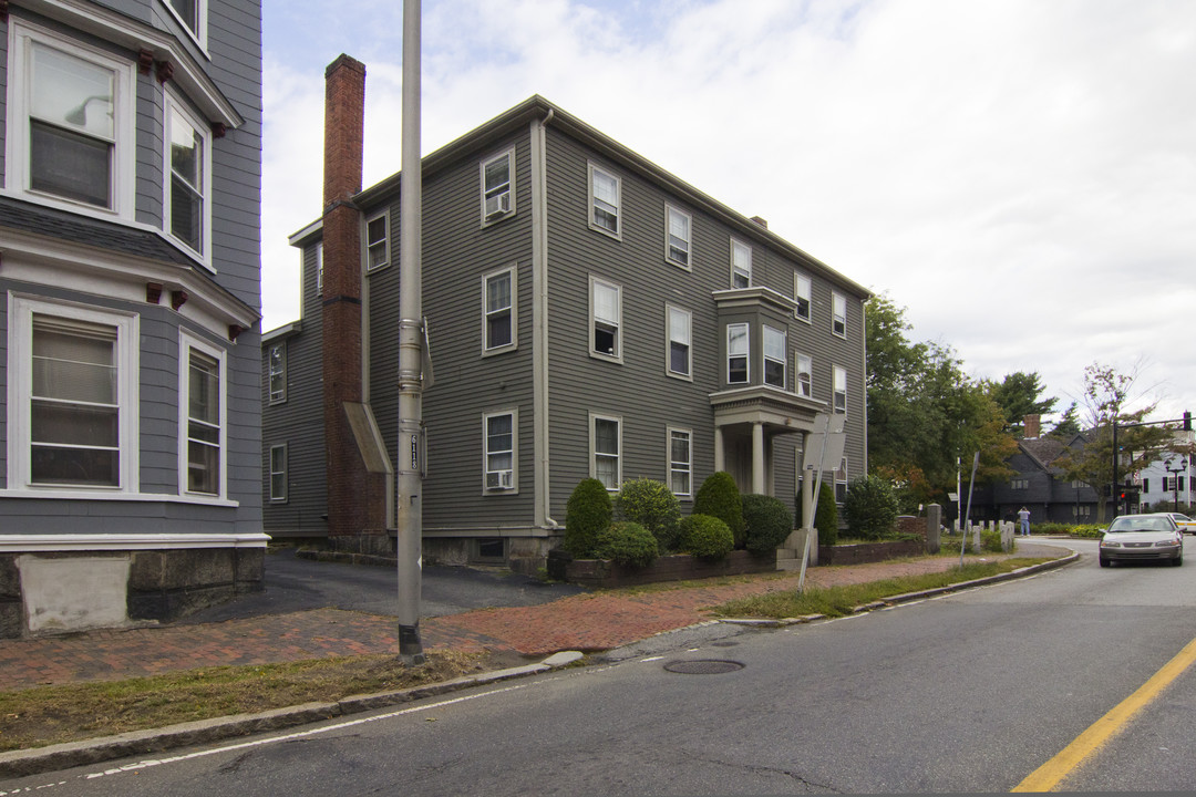 10 Summer St in Salem, MA - Building Photo