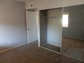 10828 N Biltmore Dr-Unit -204 in Phoenix, AZ - Building Photo - Building Photo