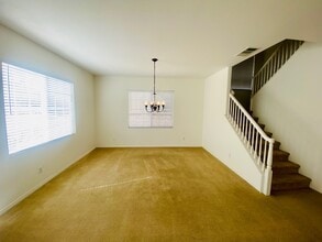 2306 Cornflower Way in Palmdale, CA - Building Photo - Building Photo