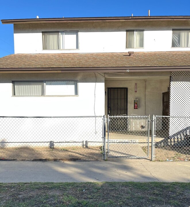 241 Campbell Way in Oxnard, CA - Foto de edificio