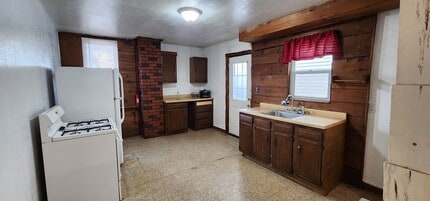 210 Taylor St in Pittsburgh, PA - Building Photo - Building Photo