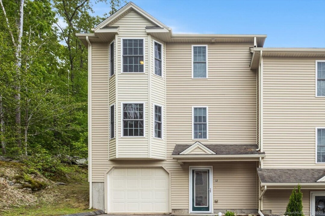 67 Corning Rd in Norwich, CT - Building Photo