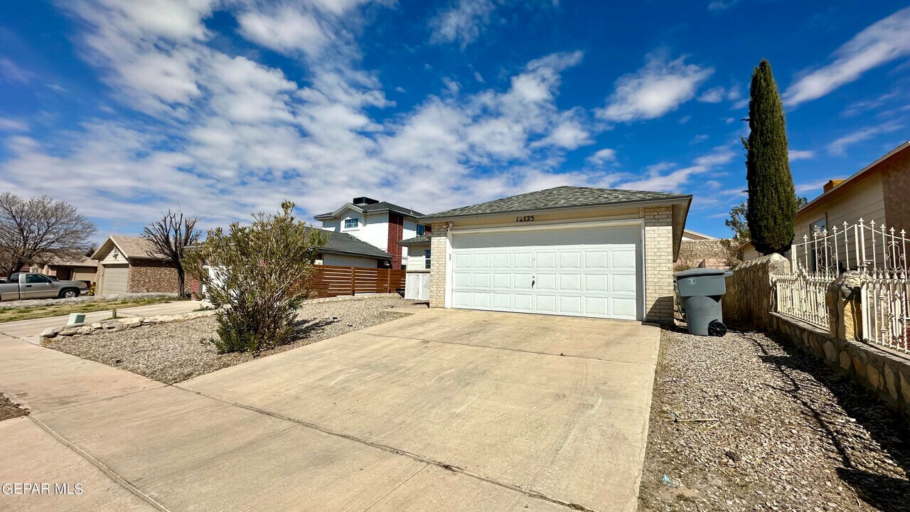 12125 St Crispin Ave in El Paso, TX - Building Photo