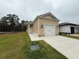 3209 Damon Dr in Milton, FL - Building Photo