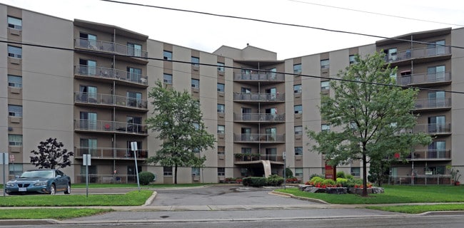 Springbank Manor in London, ON - Building Photo - Building Photo