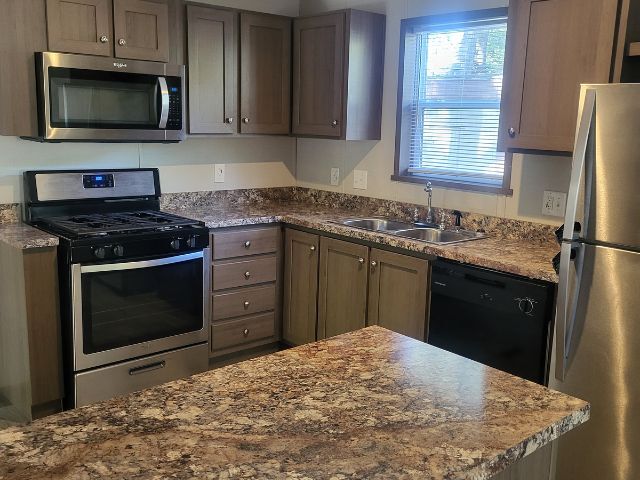 2701 Huizenga St in Norton Shores, MI - Building Photo - Building Photo