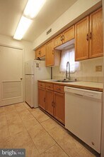 2604 S Arlington Mill Dr in Arlington, VA - Building Photo - Building Photo