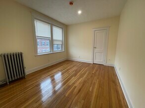 7 Lothian Rd, Unit 304 in Boston, MA - Building Photo - Building Photo