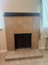 5650 Birchmont Dr in Houston, TX - Foto de edificio - Building Photo