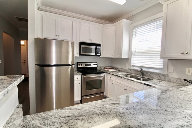 228 Shady Grove Ln in Leland, NC - Foto de edificio - Building Photo