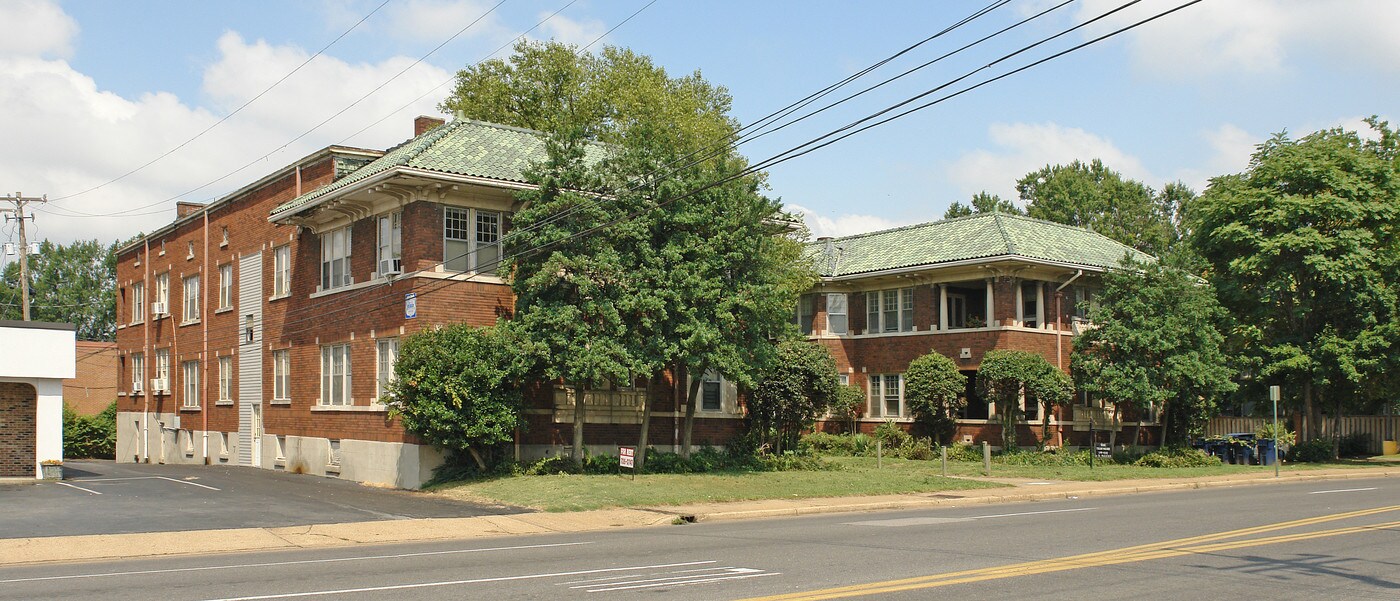 51 S McLean Blvd in Memphis, TN - Building Photo