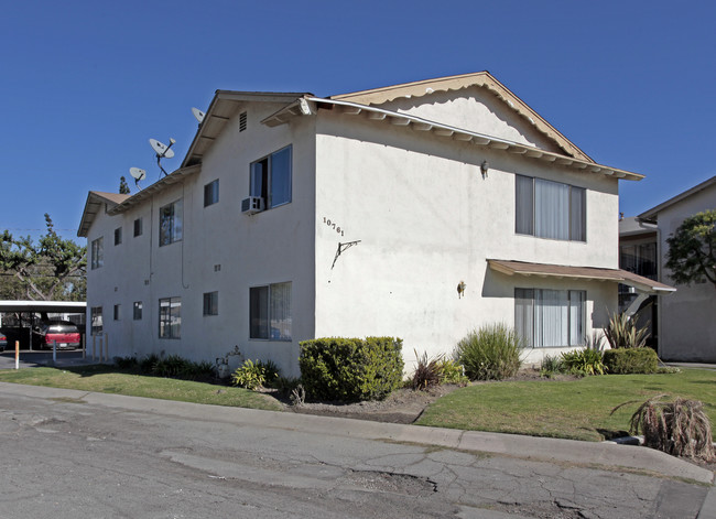 10761 Palma Vista Ave in Garden Grove, CA - Foto de edificio - Building Photo