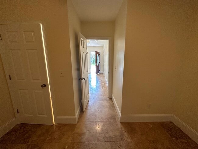 8 Grant St in Natick, MA - Building Photo - Building Photo