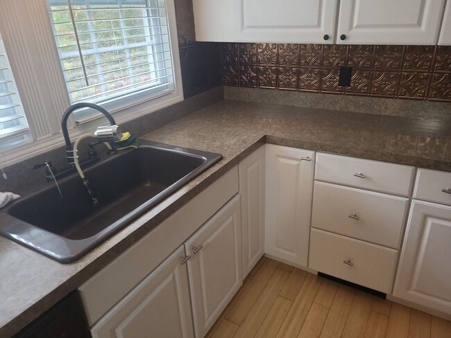 5 Dupaw Gould Rd in Brookline, NH - Building Photo - Building Photo