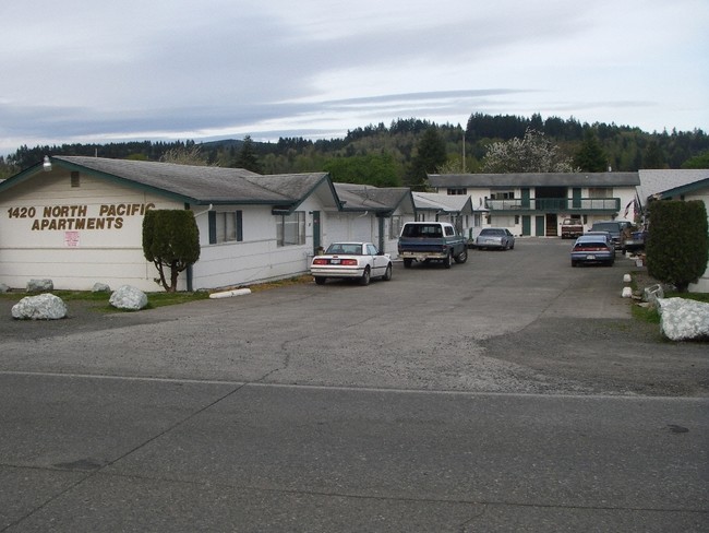 North Pacific Court Apartments in Kelso, WA - Building Photo - Building Photo