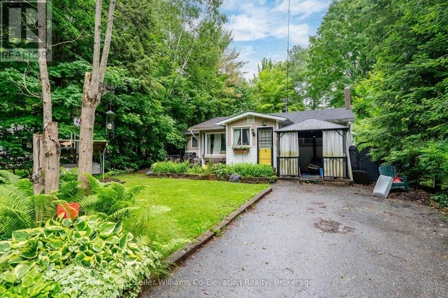 137 Oliver Dr in Tiny, ON - Building Photo - Building Photo
