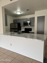 4114 E Union Hills Dr in Phoenix, AZ - Building Photo - Building Photo