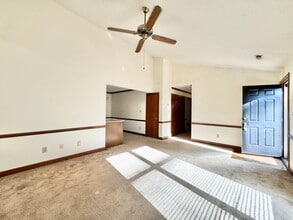 5125 Autumncrest Dr in Greensboro, NC - Building Photo - Building Photo