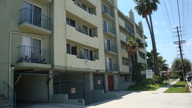 Magnolia Terrace Apartments in Valley Village, CA - Building Photo - Building Photo