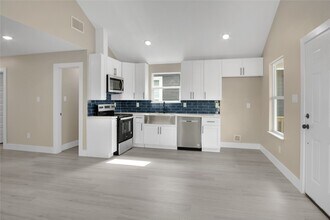 835 22nd St in San Leon, TX - Building Photo - Building Photo