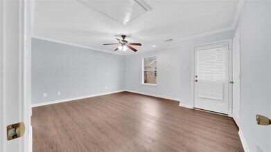 11905 Algonquin Dr in Houston, TX - Foto de edificio - Building Photo