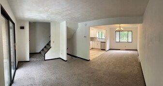 96 Locust Ridge Dr in Pittsburgh, PA - Building Photo