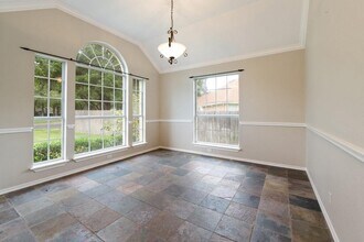 2110 Red Oak Cir in Round Rock, TX - Building Photo - Building Photo