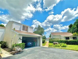 416 Bristle Cone Ln in Naples, FL - Building Photo