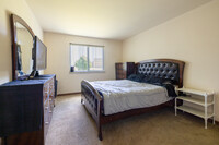 Woodstone Village Apartments in Zion, IL - Building Photo - Interior Photo