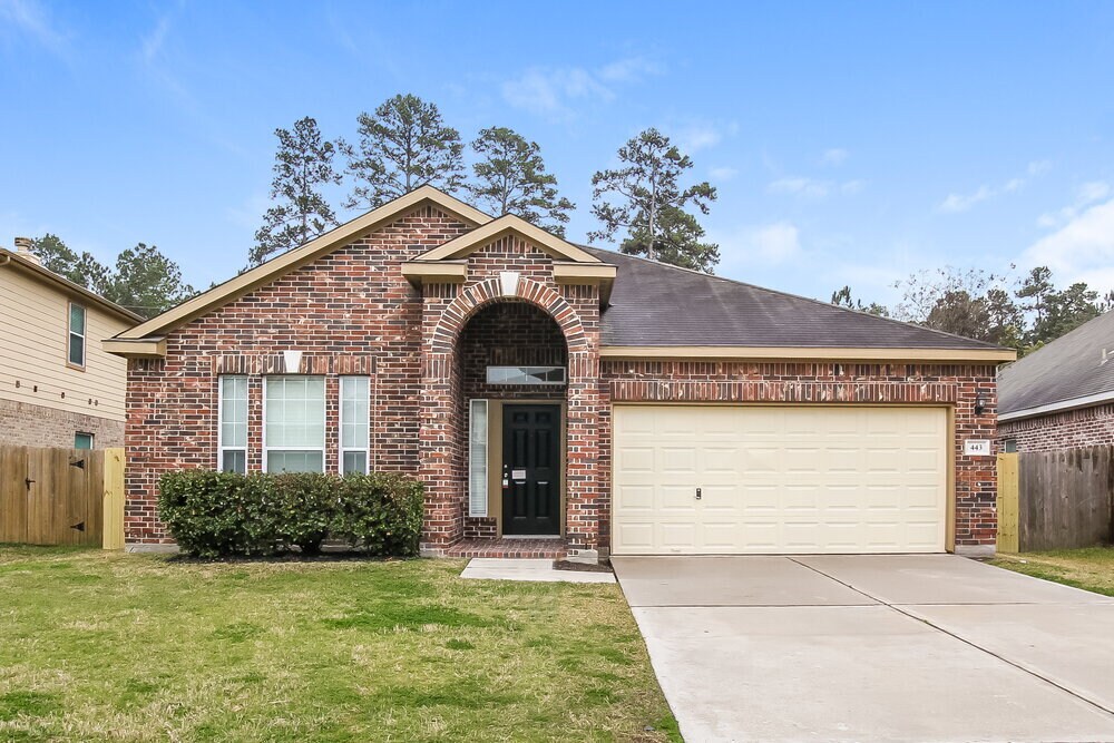 443 Oak Chase Dr in Conroe, TX - Building Photo