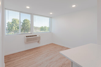 The Bryn in Minneapolis, MN - Building Photo - Interior Photo