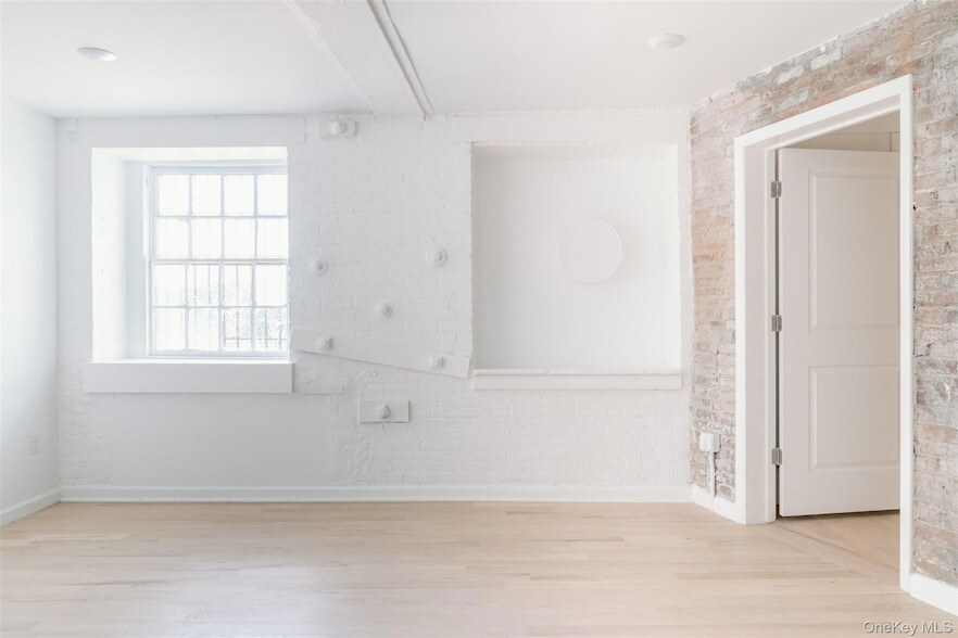 155 S River St, Unit BA in Troy, NY - Building Photo