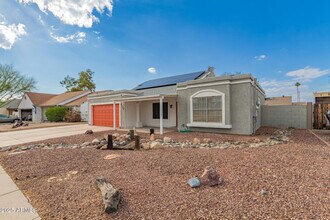 6038 W Gelding Dr in Glendale, AZ - Building Photo - Building Photo