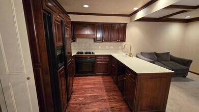 1276 Woodbridge St in St. Clair Shores, MI - Foto de edificio - Building Photo