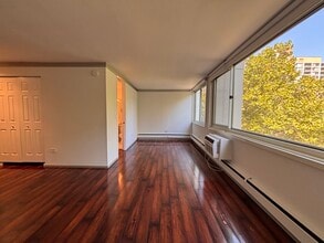 1300 N Dearborn St, Unit 4B in Chicago, IL - Foto de edificio - Building Photo