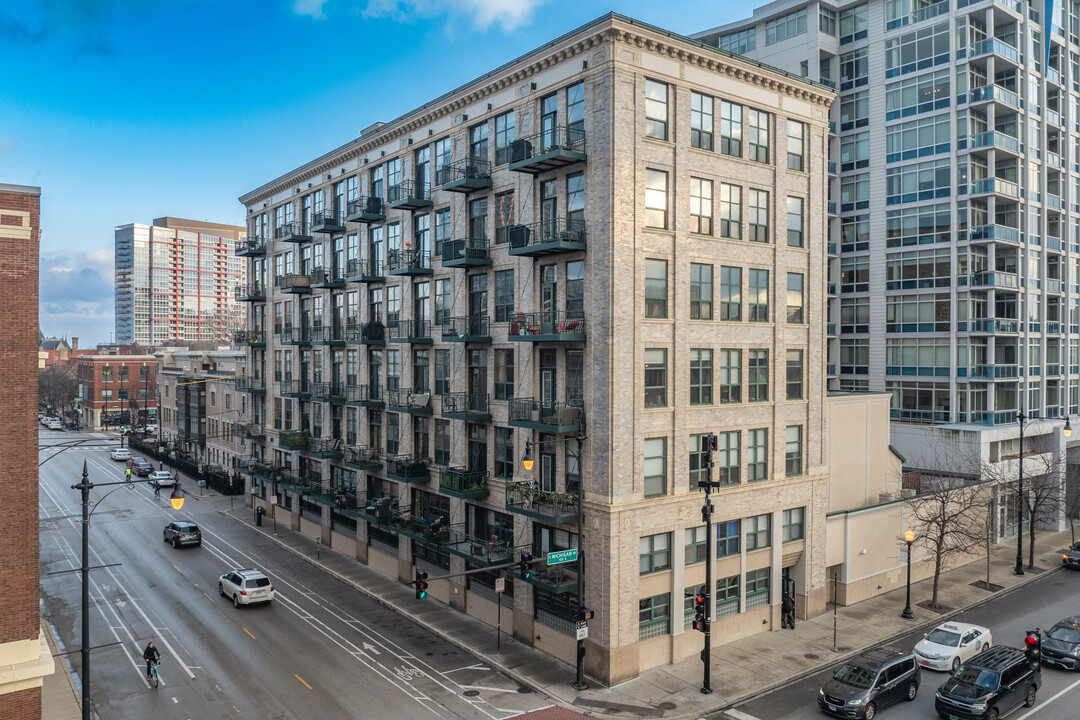 18th Street Lofts in Chicago, IL - Building Photo