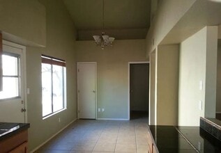 2784 W Camino Ebano in Tucson, AZ - Building Photo - Building Photo