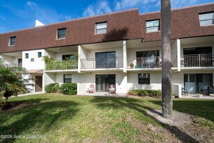 180 Paradise Blvd in Indialantic, FL - Building Photo