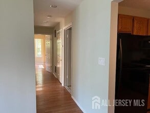73 Brighton Way in North Brunswick, NJ - Building Photo - Building Photo