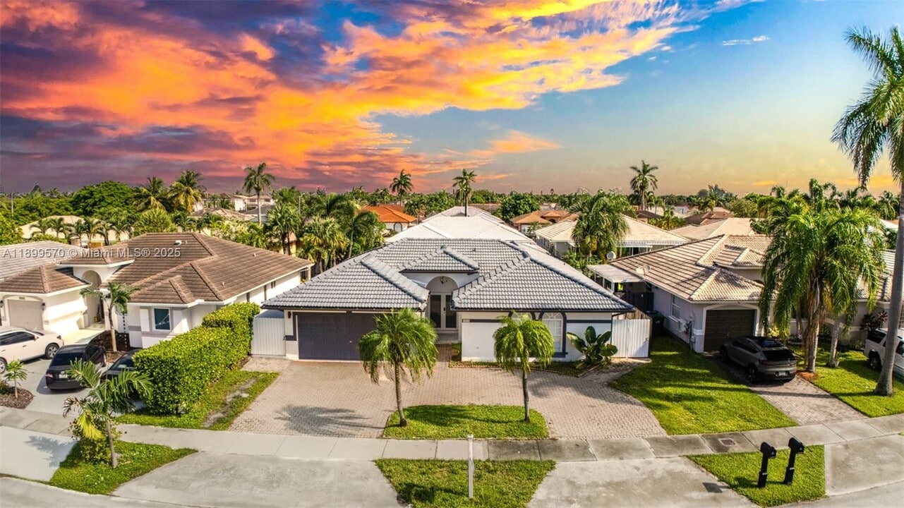 14859 SW 177th Terrace in Miami, FL - Building Photo