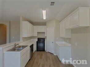 9312 Rhoni Ct in Fort Worth, TX - Foto de edificio - Building Photo