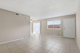 860 E Brown Rd in Mesa, AZ - Building Photo - Building Photo