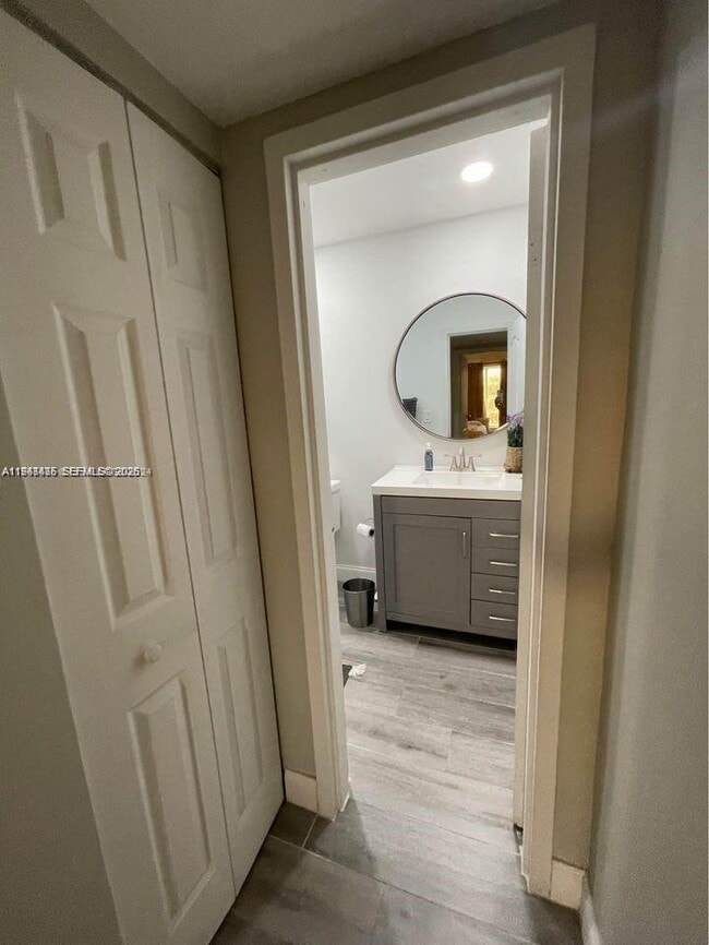 5221 Geneva Ct in Doral, FL - Building Photo - Building Photo